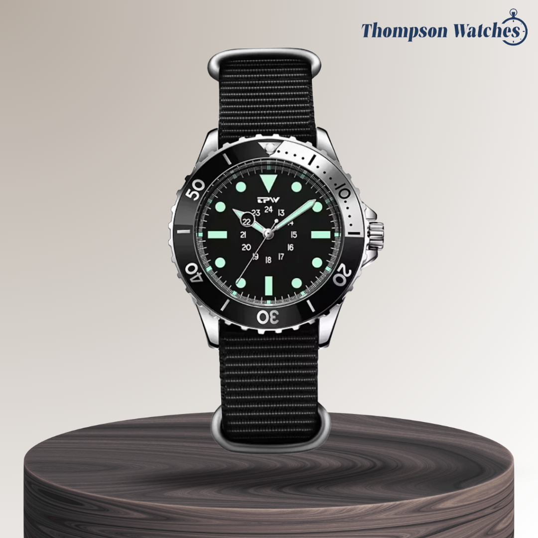 Robert | Classic Diver’s Watch with Luminous Markers