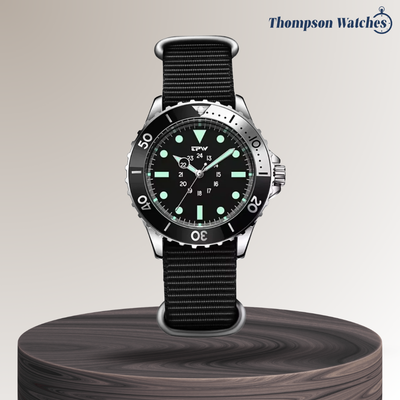 Robert | Classic Diver’s Watch with Luminous Markers