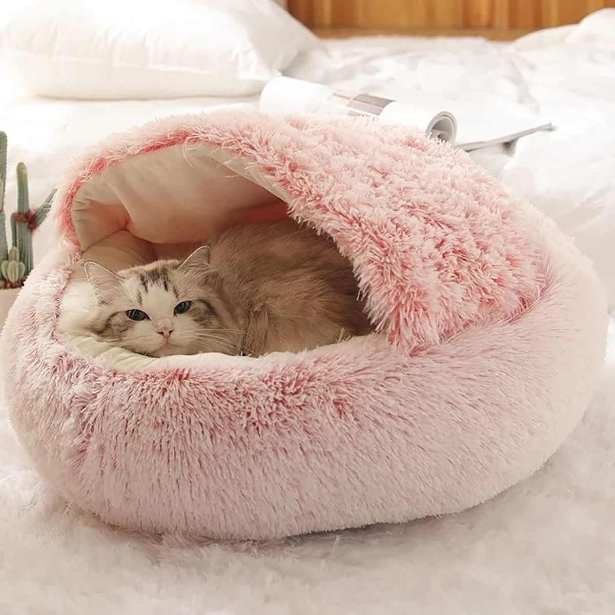 LunaNest™ — Cradle Your Pet in Soothing Warmth and Unshakable Calm