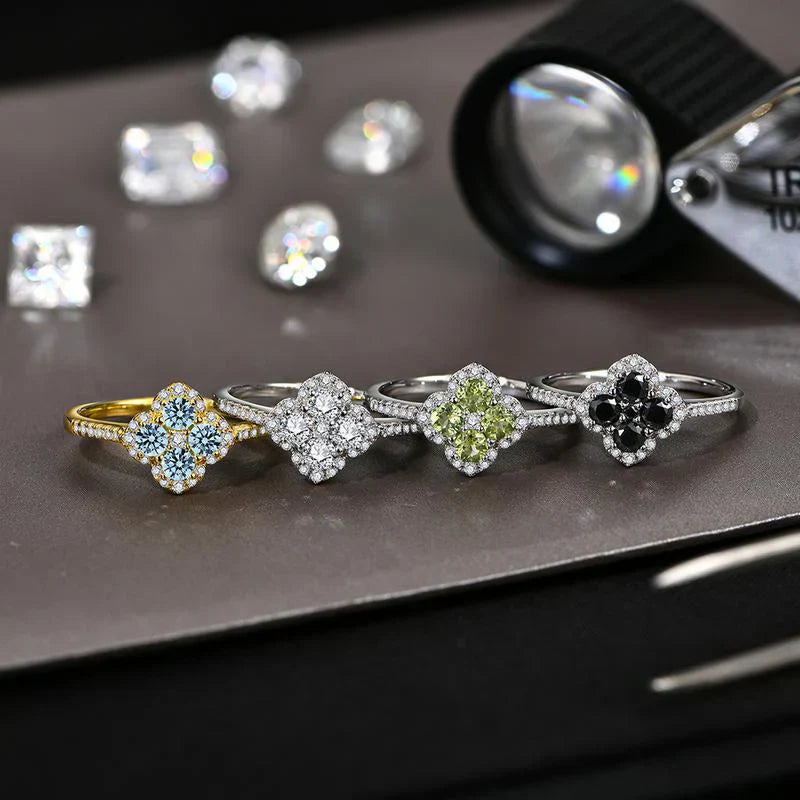 Soraya Clover Ring | White gold 18k