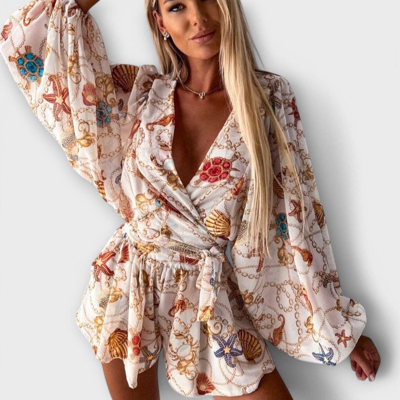 Cropped set with belt and long sleeves