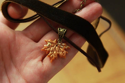 Maple Leaf Necklace Velvet Choker