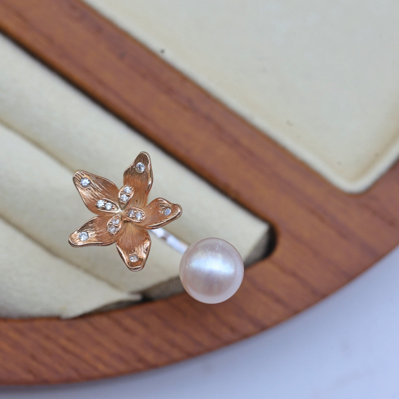 Gold Flower Feshwater Pearl Ring