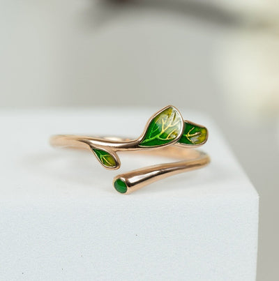 Green Ivy Leaf Silver Ring