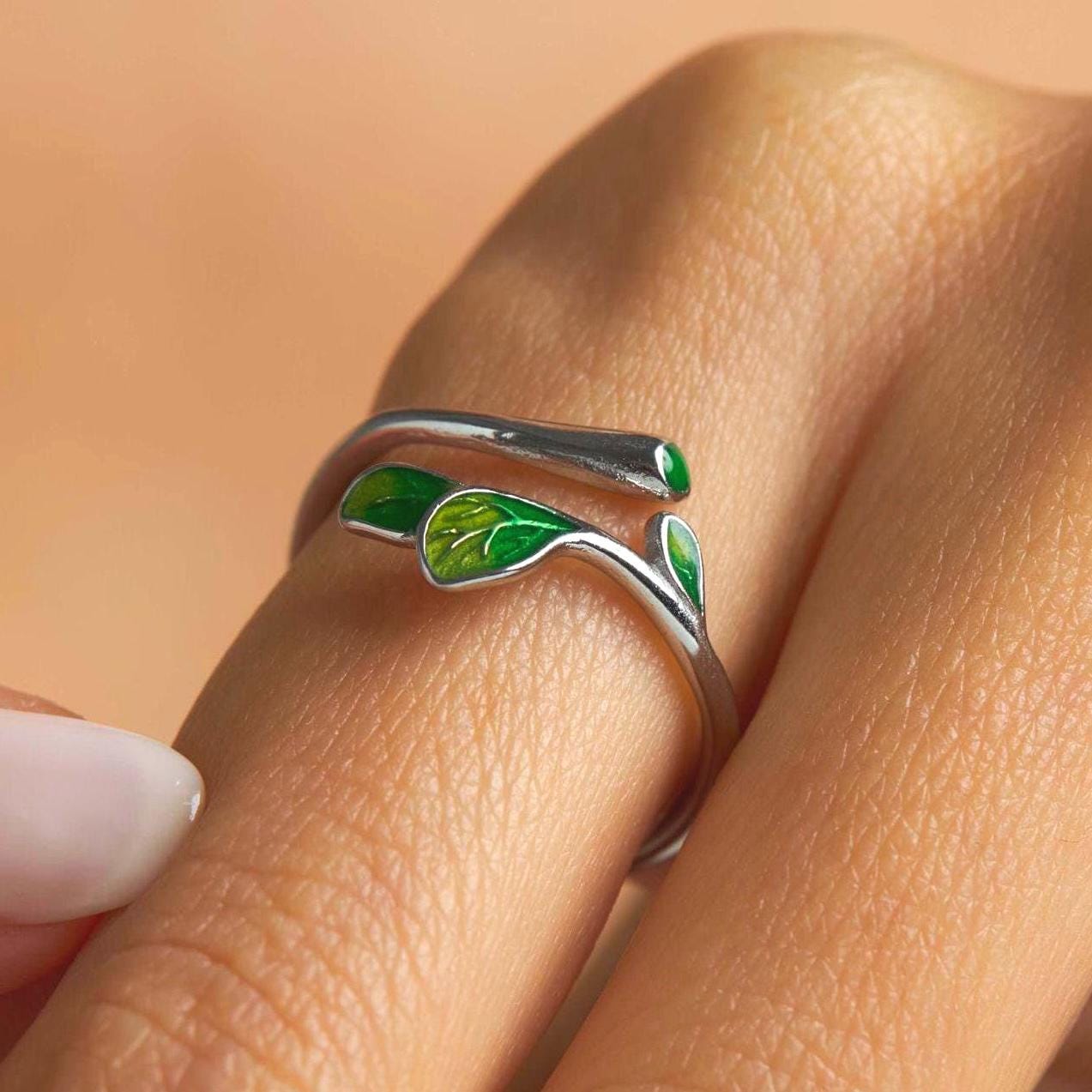 Green Ivy Leaf Silver Ring