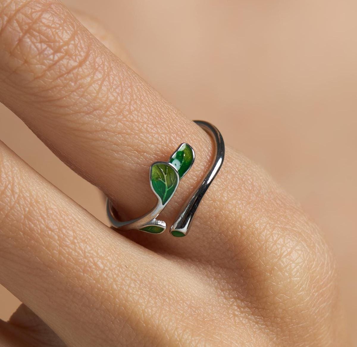 Green Ivy Leaf Silver Ring