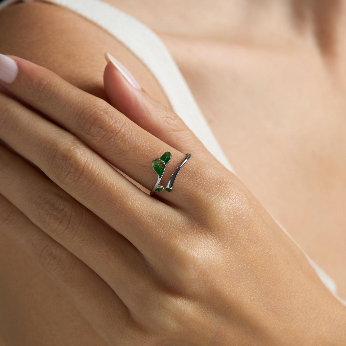 Green Ivy Leaf Silver Ring