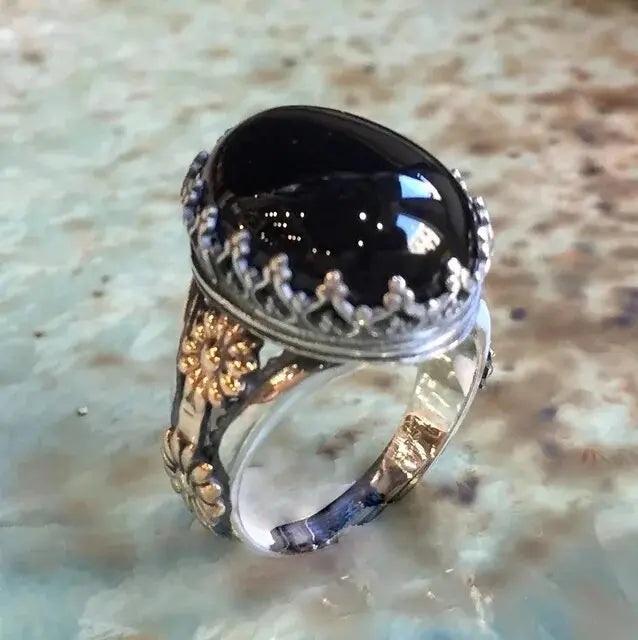 Vintage Shiny Black Crystal Ring