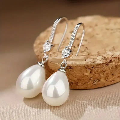 Dangling Earrings with Bright Pearls | White Gold 18k