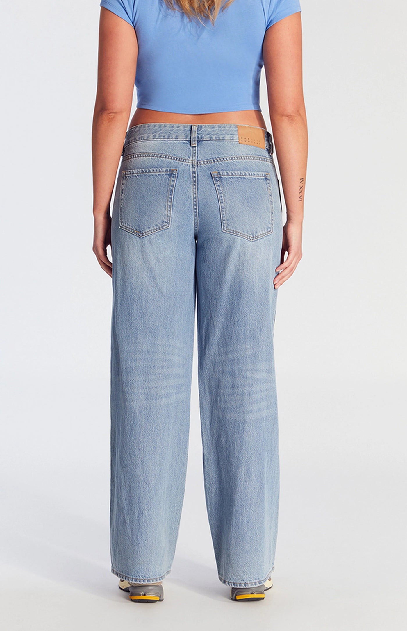 Zendaya - Low Rise Baggy Jeans