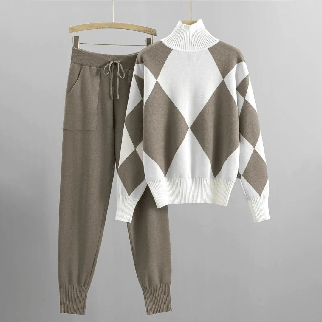 Women’s Sweater and Pants Set – Relaxed Fit Knit – Argyle Pattern – Drawstring Waist