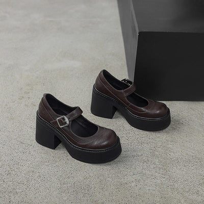 Brzyska - Shoes made of patent leather on a thick platform