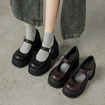 Brzyska - Shoes made of patent leather on a thick platform