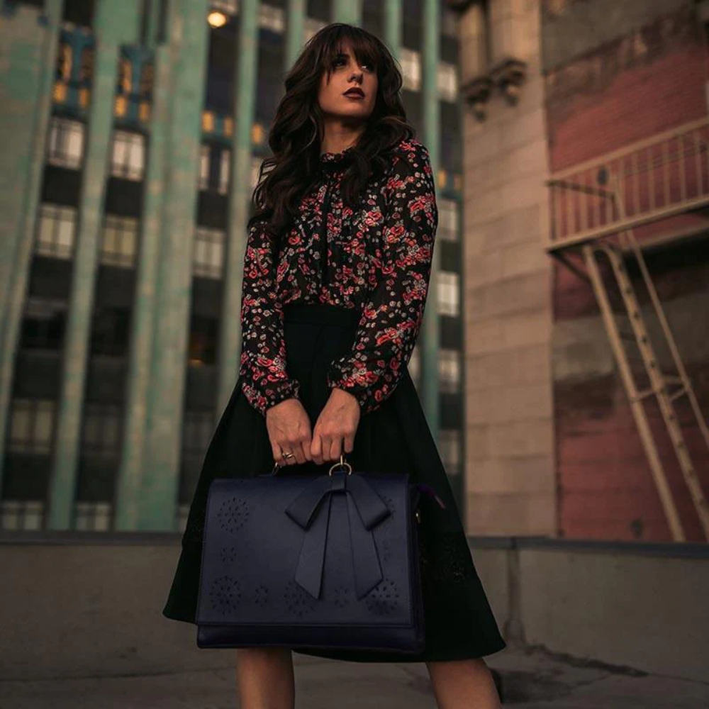 Monika's elegant bow bag