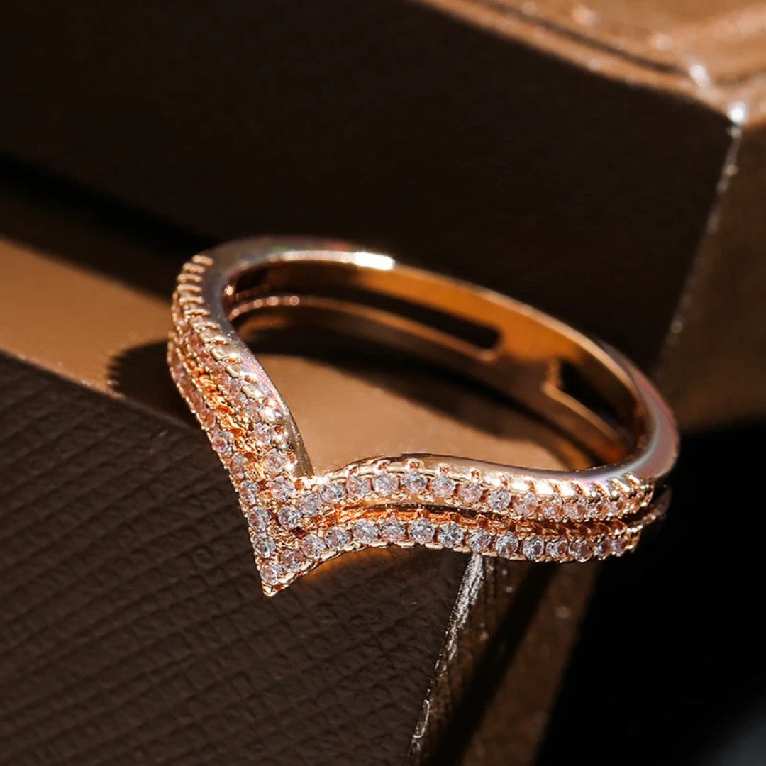 Elegant Pointed Bright Layer Ring
